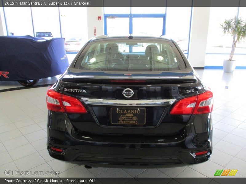 Super Black / Charcoal 2019 Nissan Sentra SR
