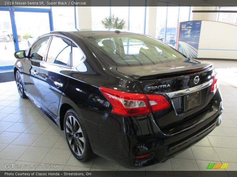 Super Black / Charcoal 2019 Nissan Sentra SR