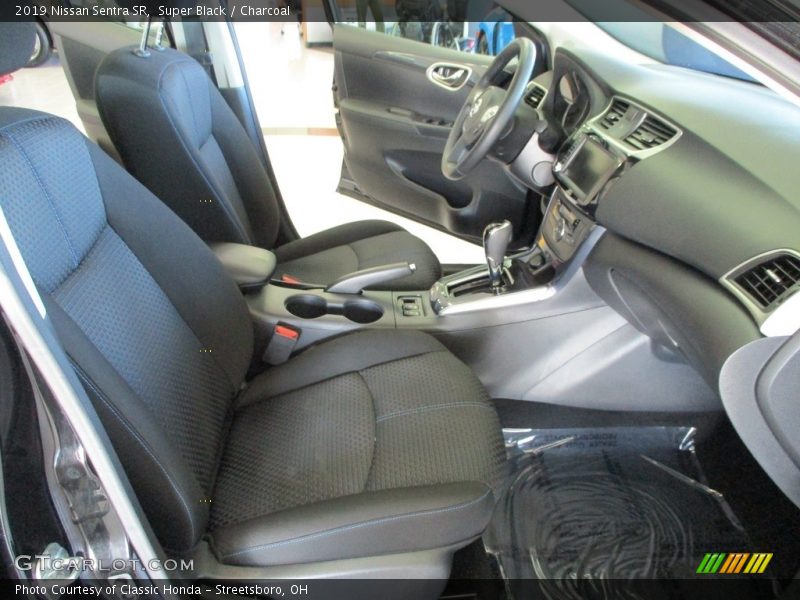 Super Black / Charcoal 2019 Nissan Sentra SR