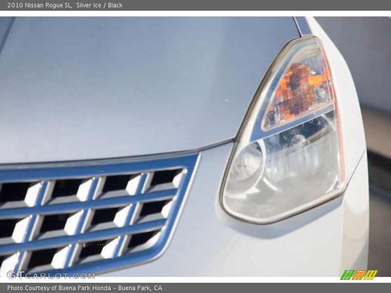 Silver Ice / Black 2010 Nissan Rogue SL
