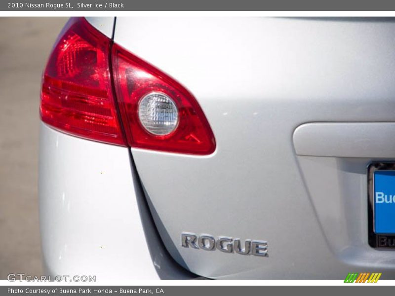 Silver Ice / Black 2010 Nissan Rogue SL