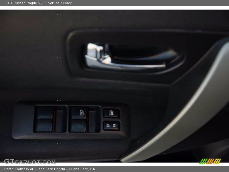 Silver Ice / Black 2010 Nissan Rogue SL