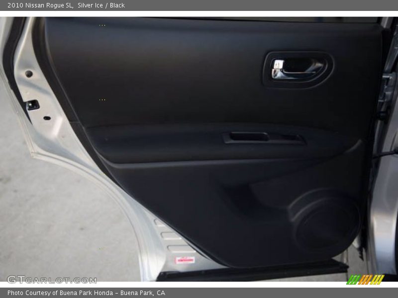 Silver Ice / Black 2010 Nissan Rogue SL