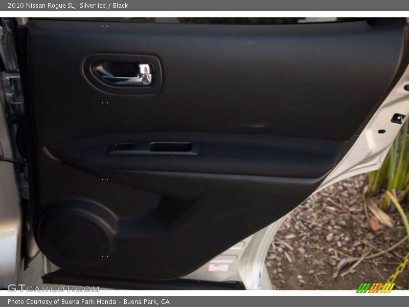 Silver Ice / Black 2010 Nissan Rogue SL