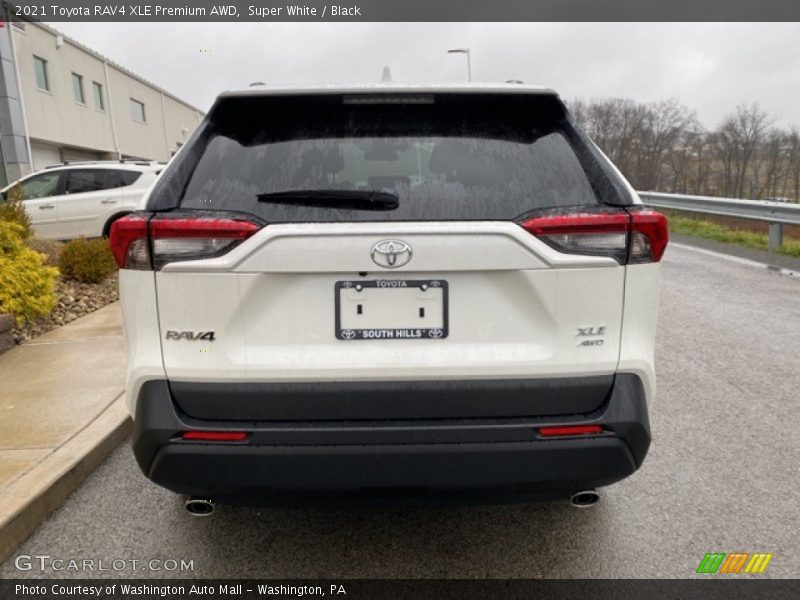 Super White / Black 2021 Toyota RAV4 XLE Premium AWD