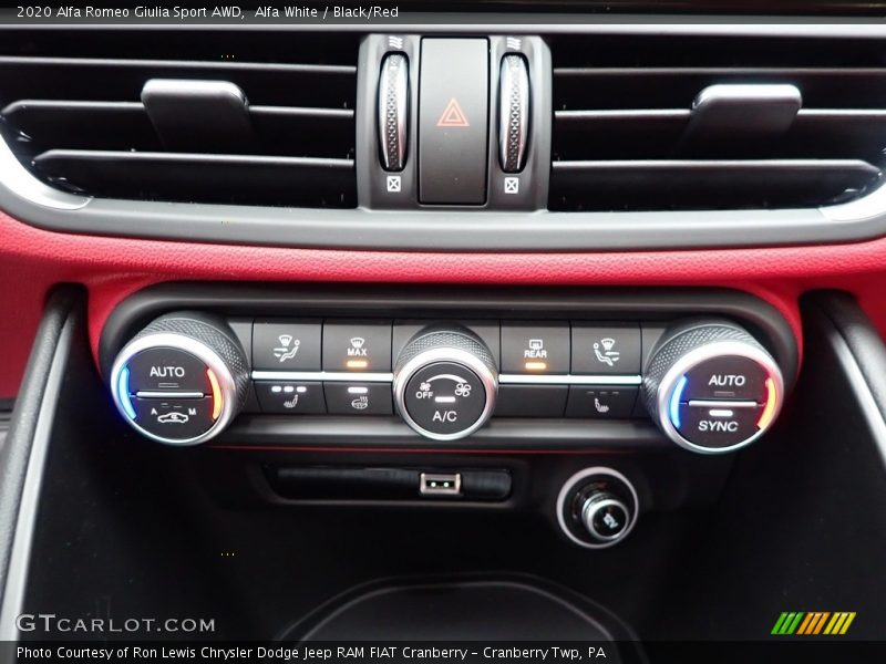 Alfa White / Black/Red 2020 Alfa Romeo Giulia Sport AWD