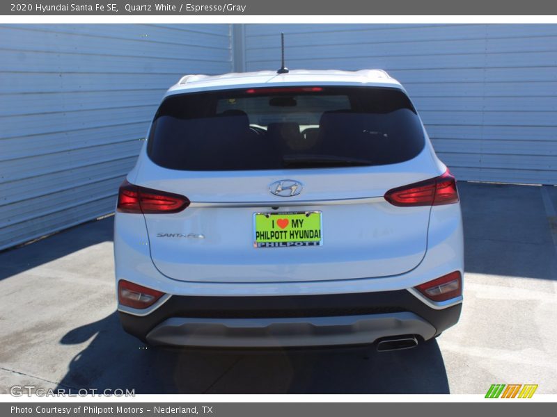 Quartz White / Espresso/Gray 2020 Hyundai Santa Fe SE
