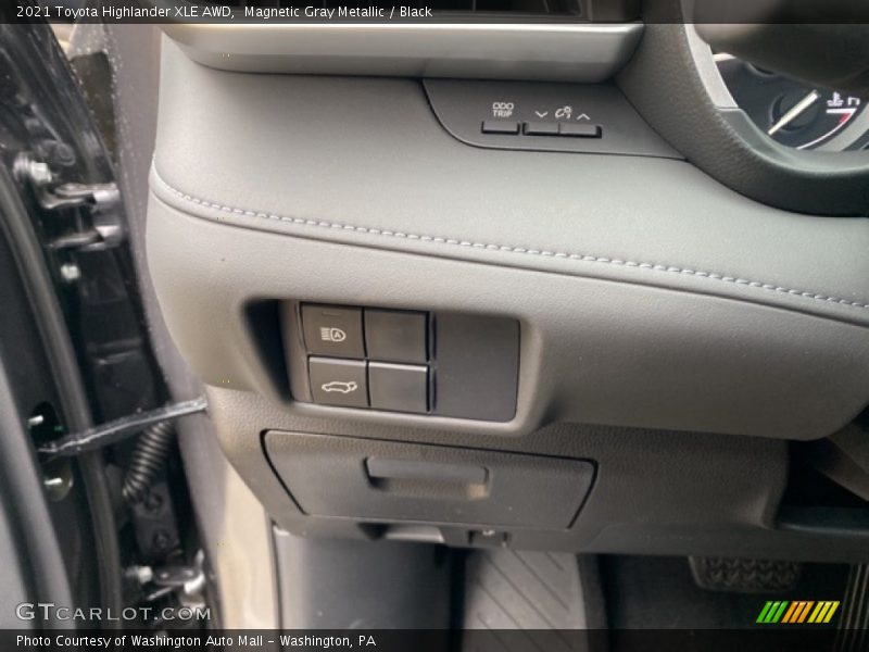 Magnetic Gray Metallic / Black 2021 Toyota Highlander XLE AWD