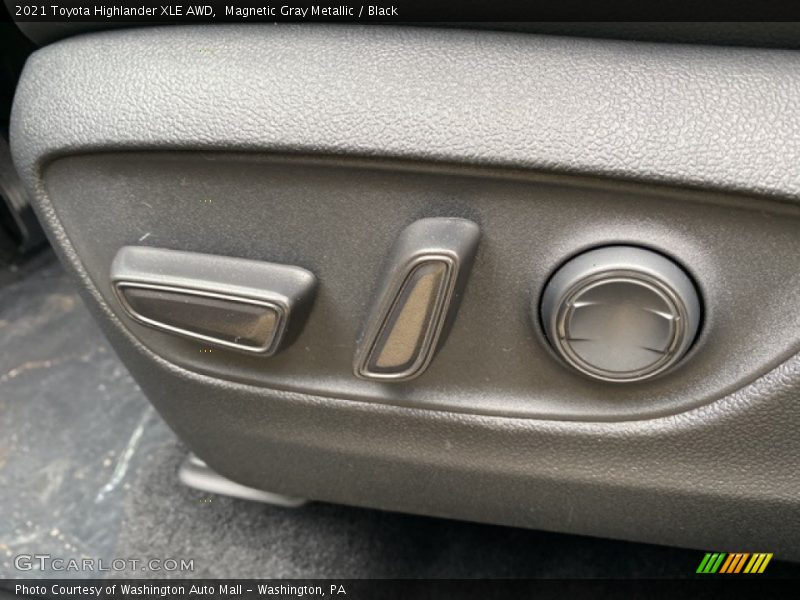 Magnetic Gray Metallic / Black 2021 Toyota Highlander XLE AWD