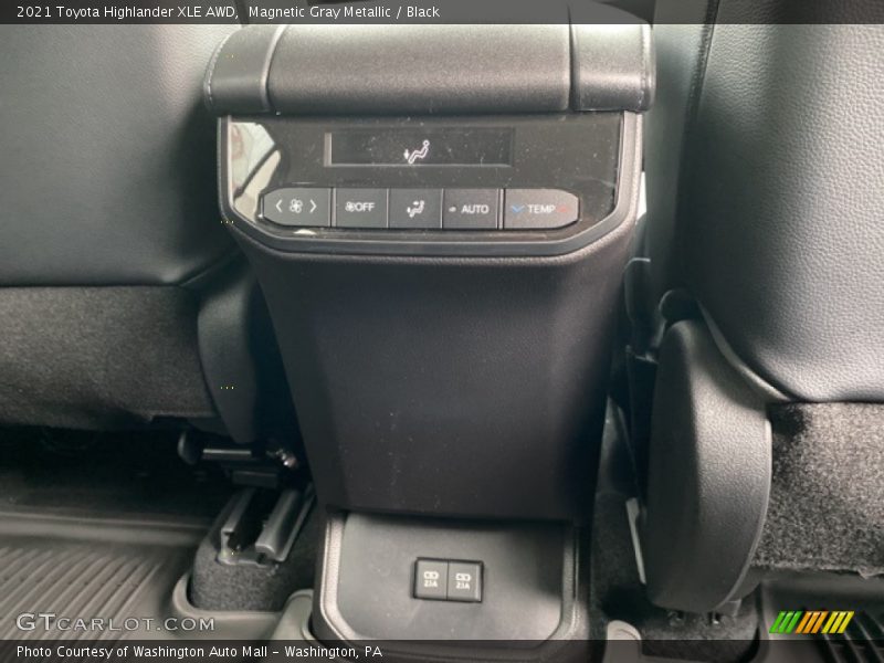 Magnetic Gray Metallic / Black 2021 Toyota Highlander XLE AWD