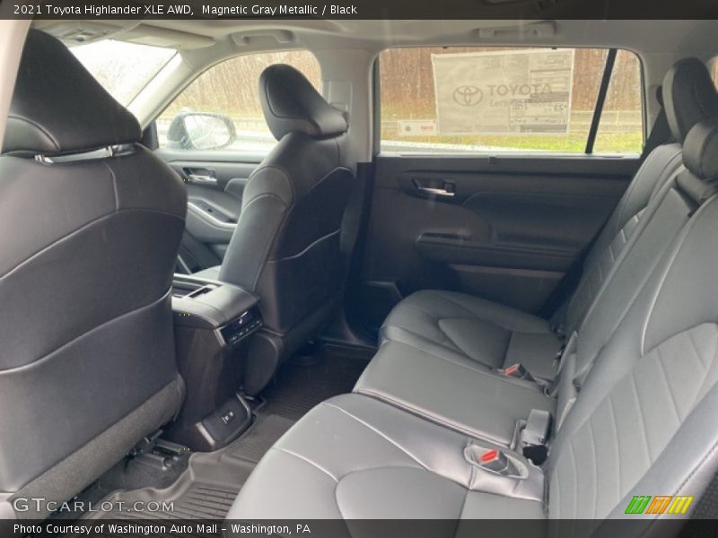 Magnetic Gray Metallic / Black 2021 Toyota Highlander XLE AWD