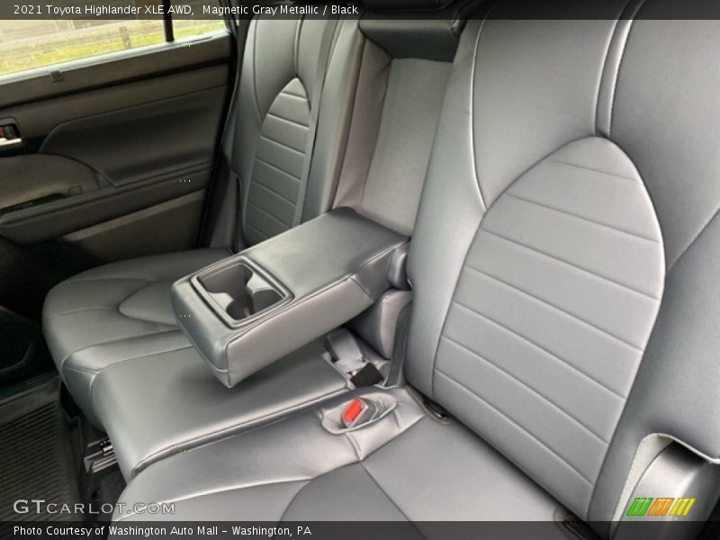 Magnetic Gray Metallic / Black 2021 Toyota Highlander XLE AWD