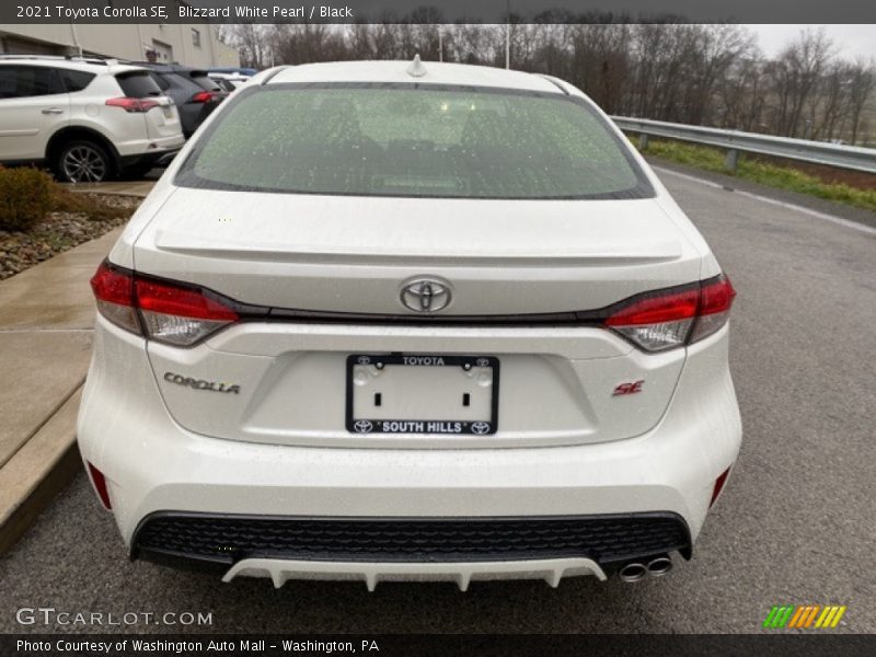 Blizzard White Pearl / Black 2021 Toyota Corolla SE