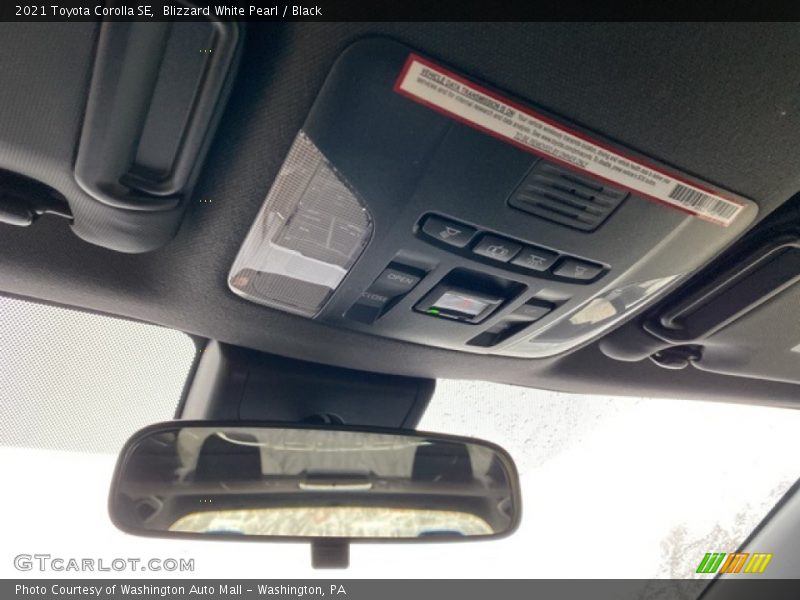 Blizzard White Pearl / Black 2021 Toyota Corolla SE