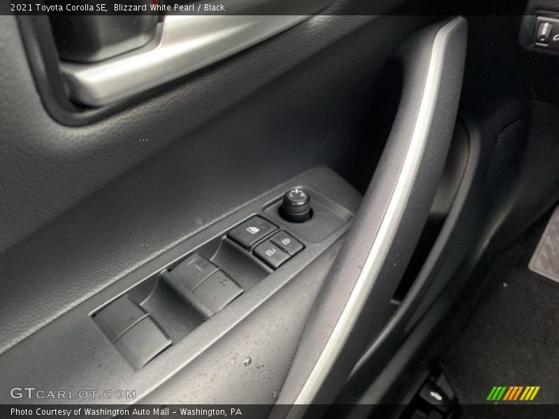 Blizzard White Pearl / Black 2021 Toyota Corolla SE