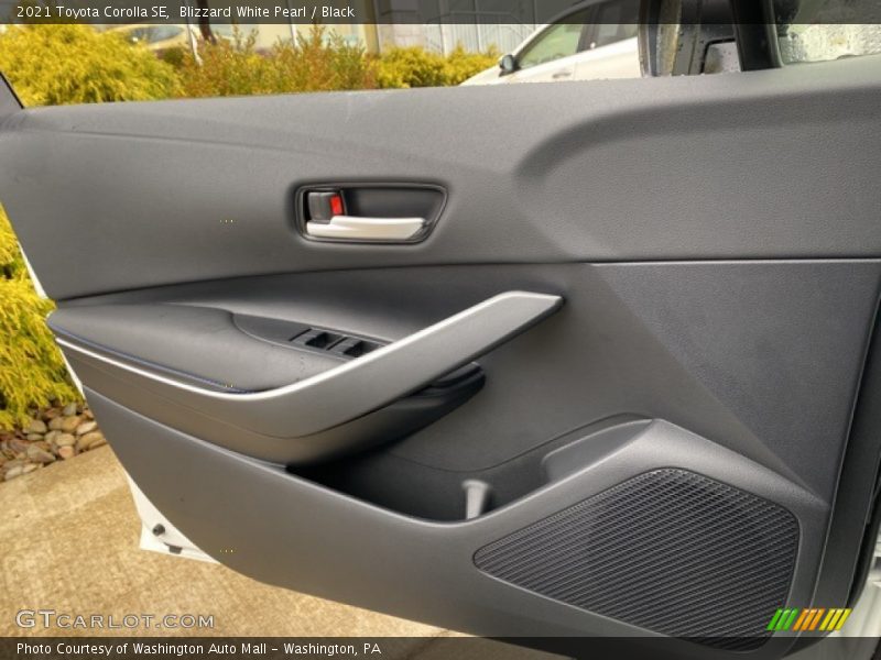 Blizzard White Pearl / Black 2021 Toyota Corolla SE