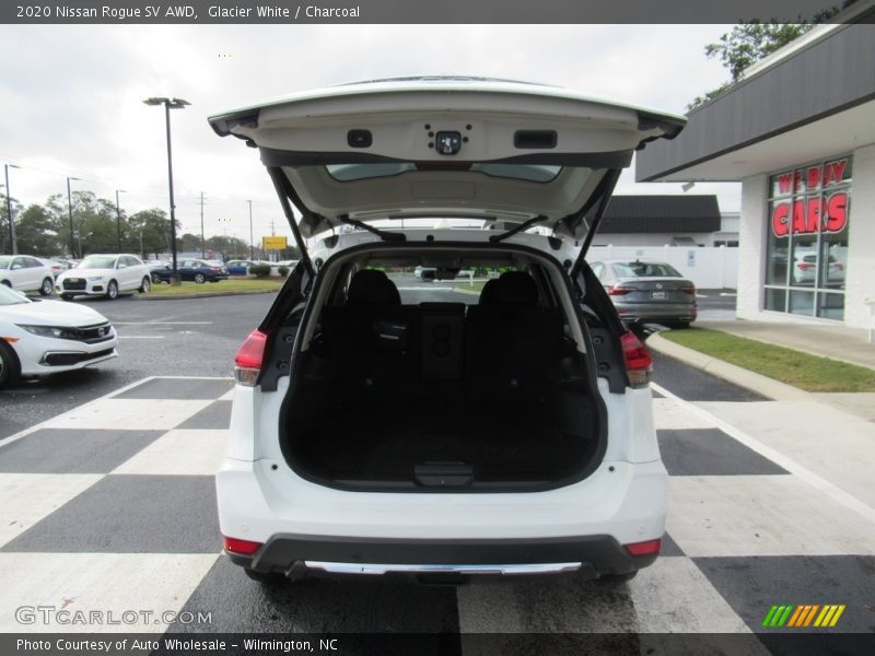 Glacier White / Charcoal 2020 Nissan Rogue SV AWD
