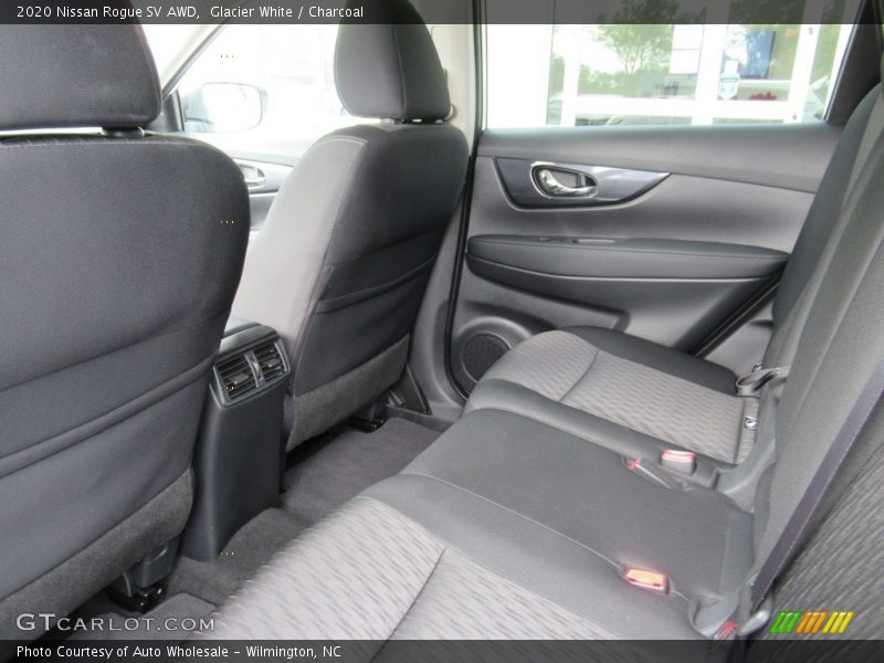 Glacier White / Charcoal 2020 Nissan Rogue SV AWD