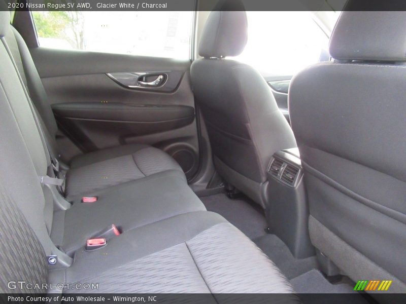 Glacier White / Charcoal 2020 Nissan Rogue SV AWD