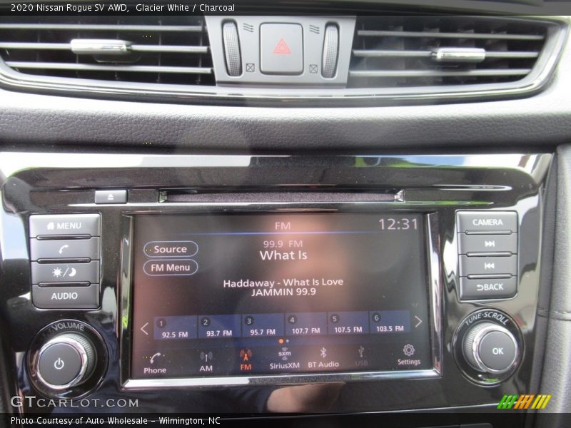 Glacier White / Charcoal 2020 Nissan Rogue SV AWD