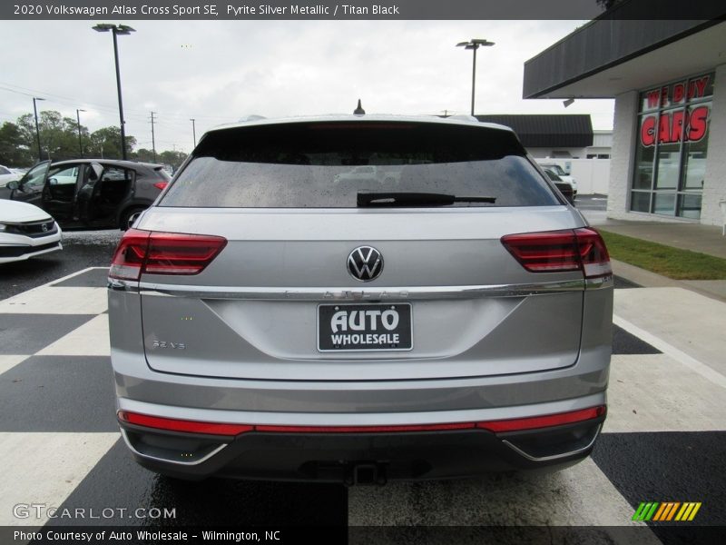 Pyrite Silver Metallic / Titan Black 2020 Volkswagen Atlas Cross Sport SE