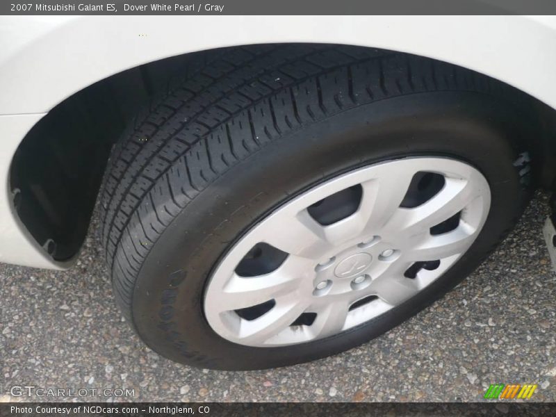 Dover White Pearl / Gray 2007 Mitsubishi Galant ES