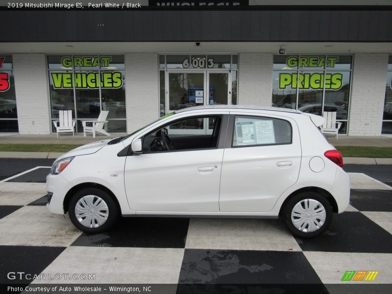Pearl White / Black 2019 Mitsubishi Mirage ES