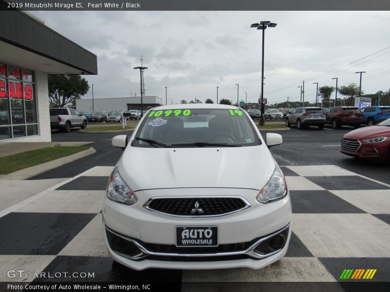 Pearl White / Black 2019 Mitsubishi Mirage ES