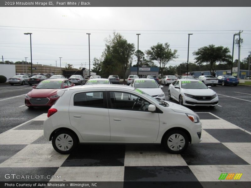 Pearl White / Black 2019 Mitsubishi Mirage ES