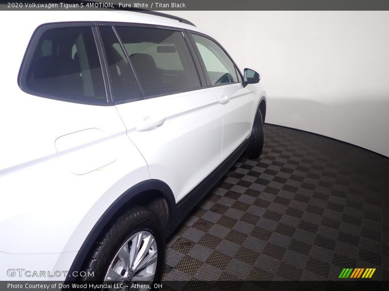 Pure White / Titan Black 2020 Volkswagen Tiguan S 4MOTION