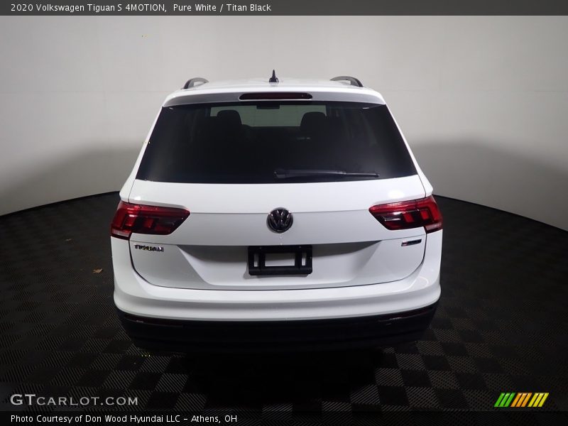 Pure White / Titan Black 2020 Volkswagen Tiguan S 4MOTION