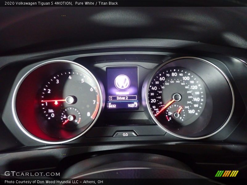 Pure White / Titan Black 2020 Volkswagen Tiguan S 4MOTION