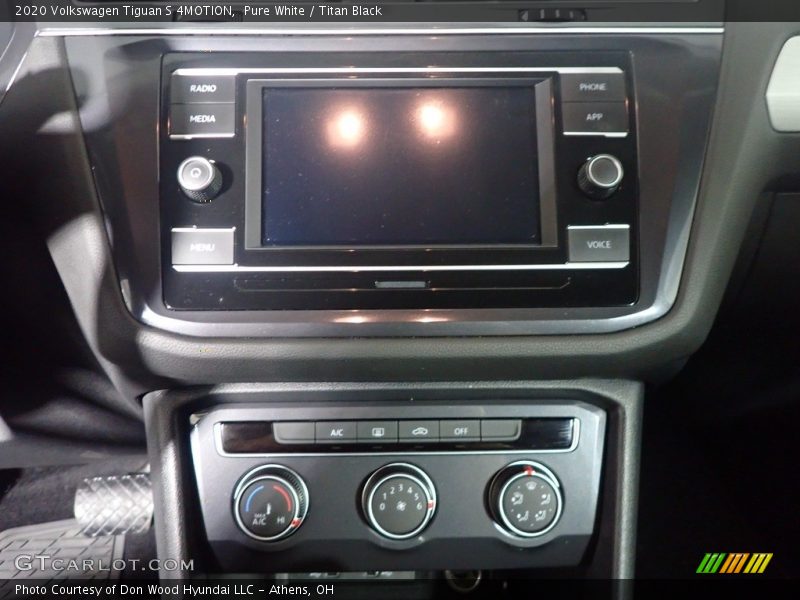 Pure White / Titan Black 2020 Volkswagen Tiguan S 4MOTION