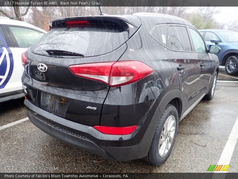 Black Noir Pearl / Gray 2017 Hyundai Tucson SE AWD