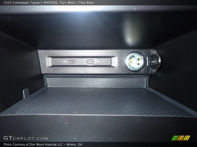 Pure White / Titan Black 2020 Volkswagen Tiguan S 4MOTION