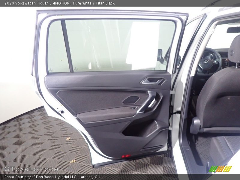 Pure White / Titan Black 2020 Volkswagen Tiguan S 4MOTION