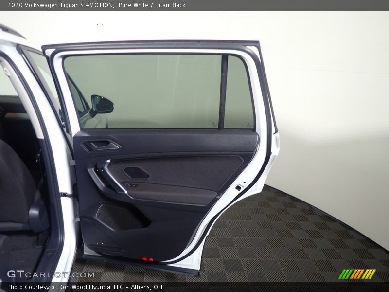 Pure White / Titan Black 2020 Volkswagen Tiguan S 4MOTION