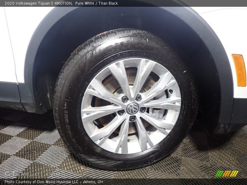 Pure White / Titan Black 2020 Volkswagen Tiguan S 4MOTION