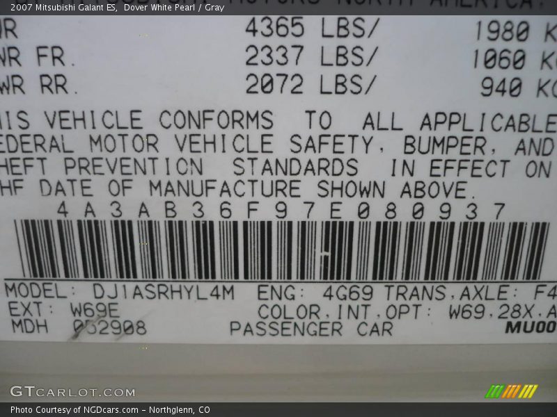 Dover White Pearl / Gray 2007 Mitsubishi Galant ES