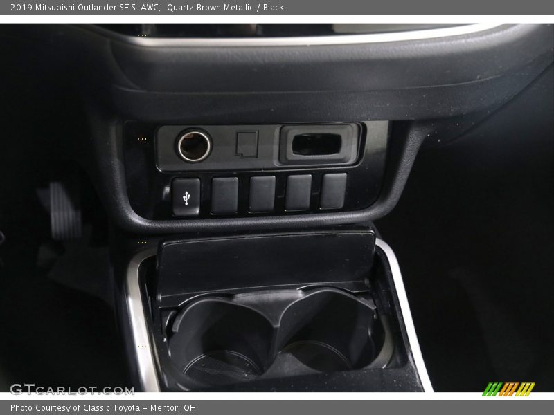 Quartz Brown Metallic / Black 2019 Mitsubishi Outlander SE S-AWC
