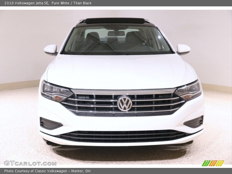 Pure White / Titan Black 2019 Volkswagen Jetta SE