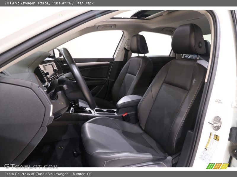 Pure White / Titan Black 2019 Volkswagen Jetta SE