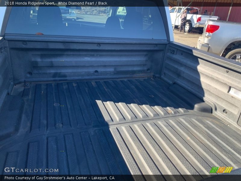 White Diamond Pearl / Black 2018 Honda Ridgeline Sport