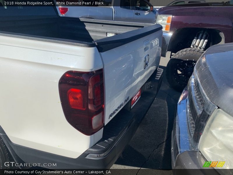 White Diamond Pearl / Black 2018 Honda Ridgeline Sport