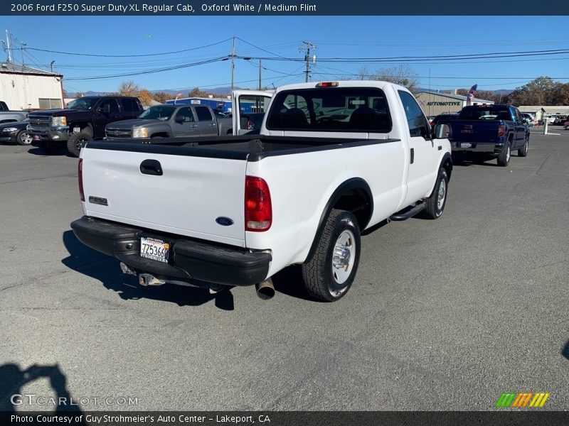 Oxford White / Medium Flint 2006 Ford F250 Super Duty XL Regular Cab