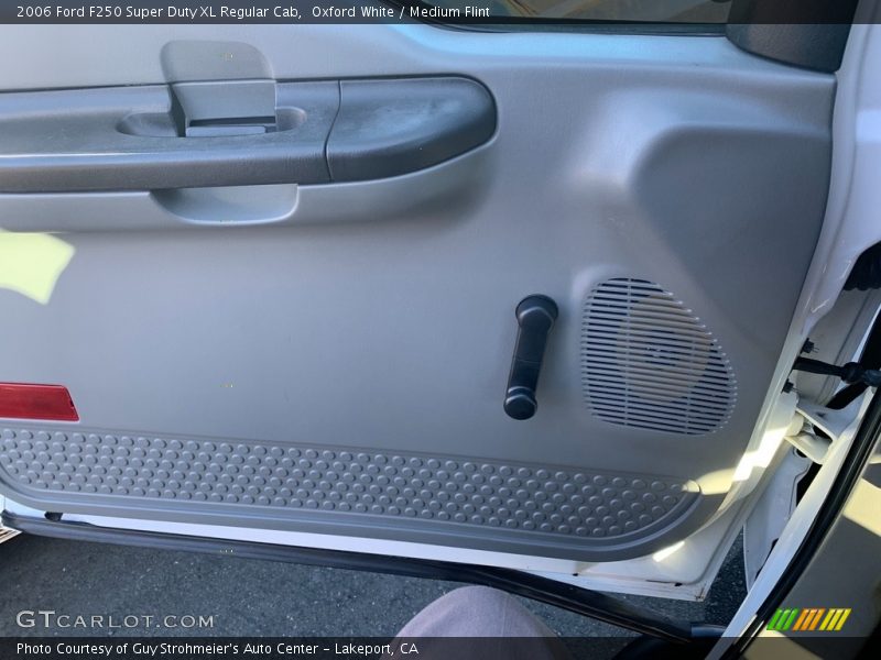 Oxford White / Medium Flint 2006 Ford F250 Super Duty XL Regular Cab