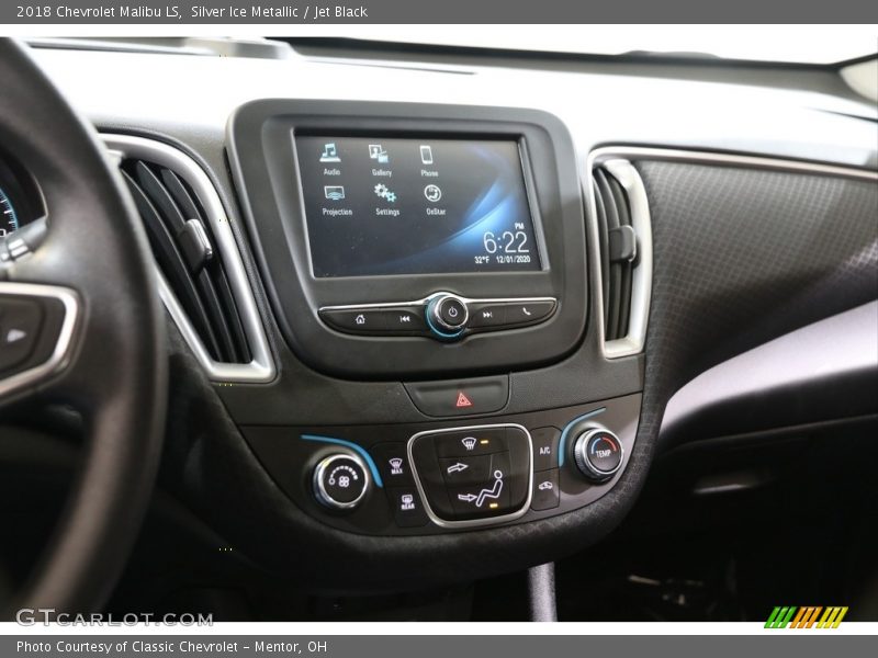 Silver Ice Metallic / Jet Black 2018 Chevrolet Malibu LS
