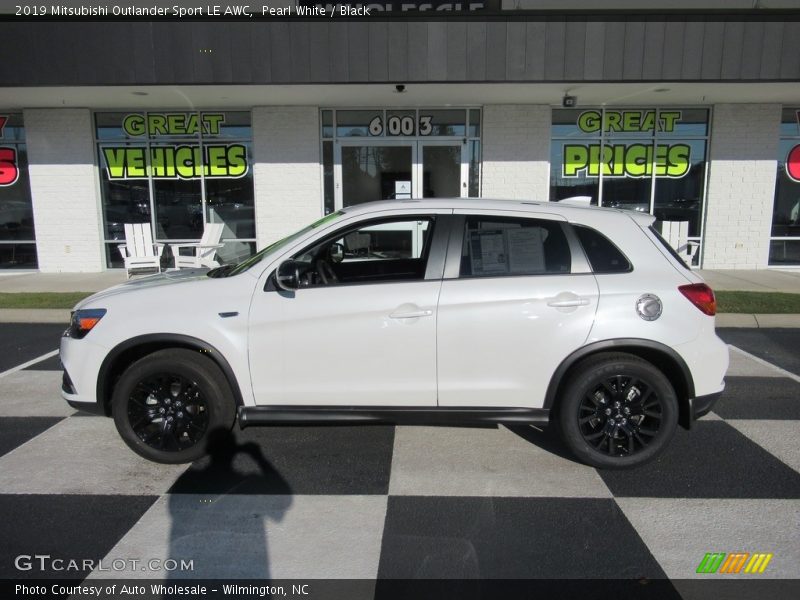 Pearl White / Black 2019 Mitsubishi Outlander Sport LE AWC