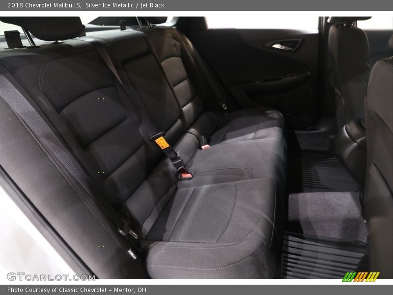 Silver Ice Metallic / Jet Black 2018 Chevrolet Malibu LS