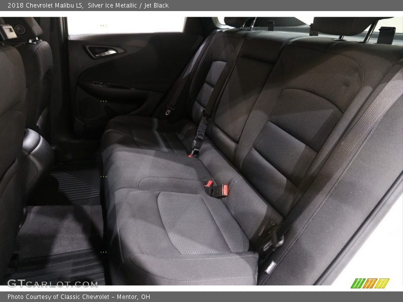Silver Ice Metallic / Jet Black 2018 Chevrolet Malibu LS